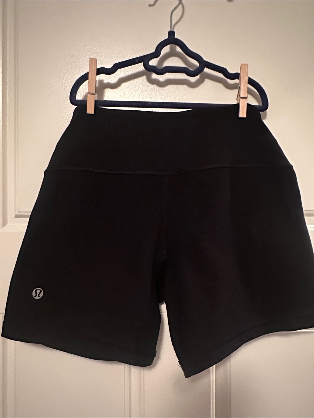 Lululemon Reverse Groove Shorts - Picture 4 of 5